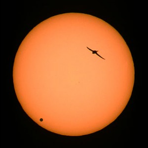 6:30 UT, přístroj: video kamera Canon XL1 s objektivem 300 mm a convertorem 6.3x