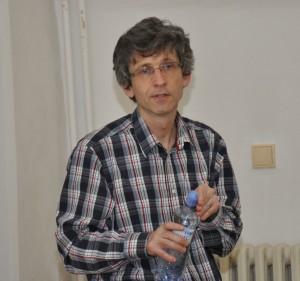 Jiří Borovička při přednášce o Čeljabinském meteoru v Plzni