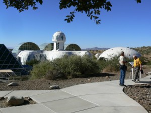 Biosféra 2 - dosud nejrozsáhlejší experiment s uzavřeným ekosystémem v Arizoně 
