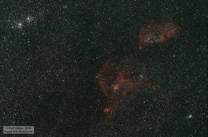 Mlhovina Srdce (IC 1805) a mlhovina Duše (IC 1848) v souhvězdí Kasiopeji. Vlevo nahoře je dvojitá otevřená hvězdokupa Chí a h v Perseovi, vpravo dole kometa 21P/Giacobini-Zinner (je protažená vlivem jejího pohybu během expozice). 14x6 min, ISO 1600, 150 mm/4,5, APS-C, CLS filtr